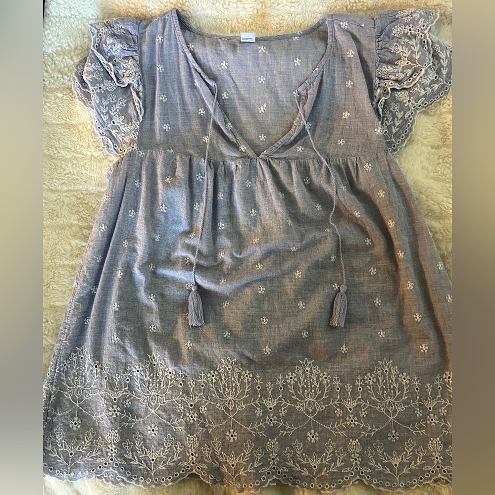 Old Navy women’s lightweight flowy top